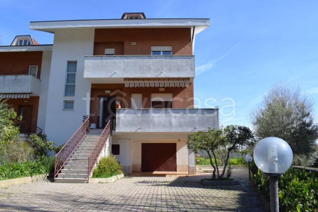 casa indipendente in vendita a Pescara in zona Colle Marino