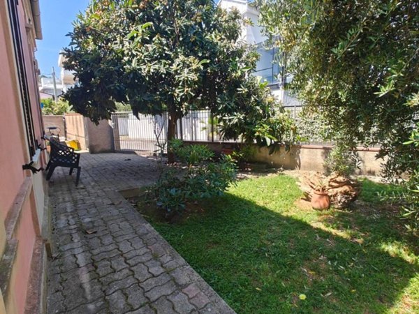 casa indipendente in vendita a Pescara