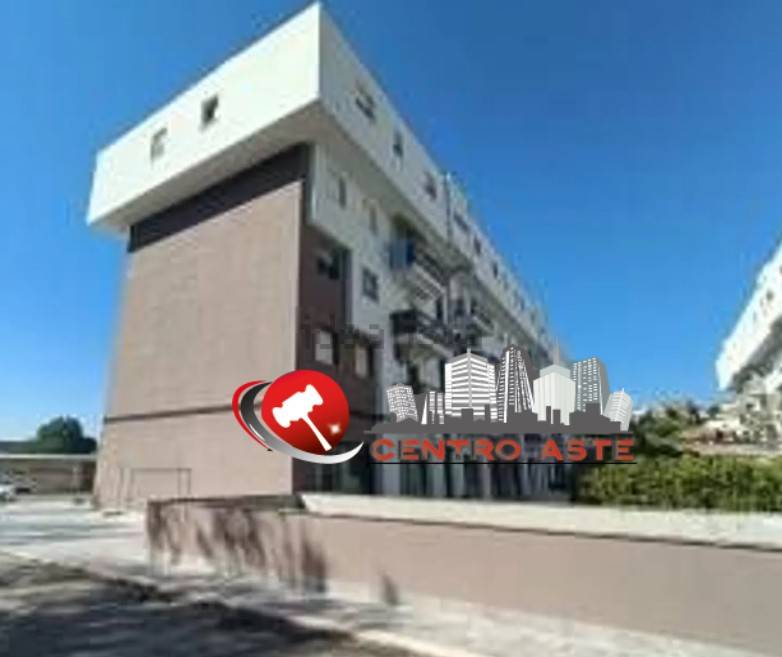 negozio in vendita a Pescara in zona Colle Innamorati