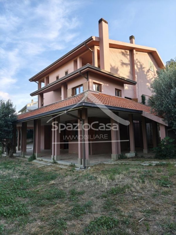 casa indipendente in vendita a Pescara