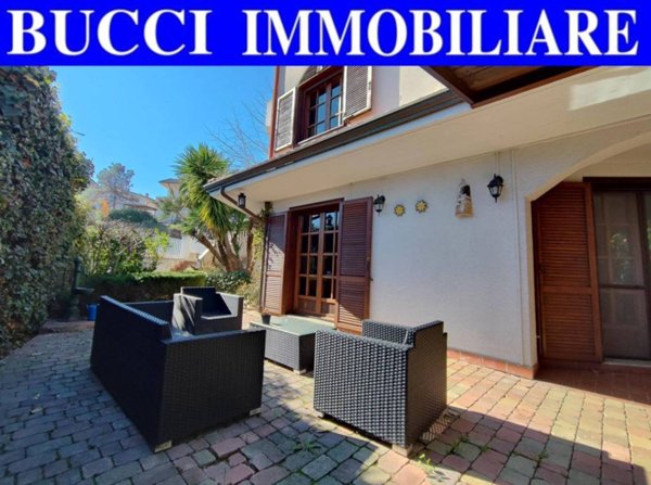 casa indipendente in vendita a Pescara in zona Colle Scorrano