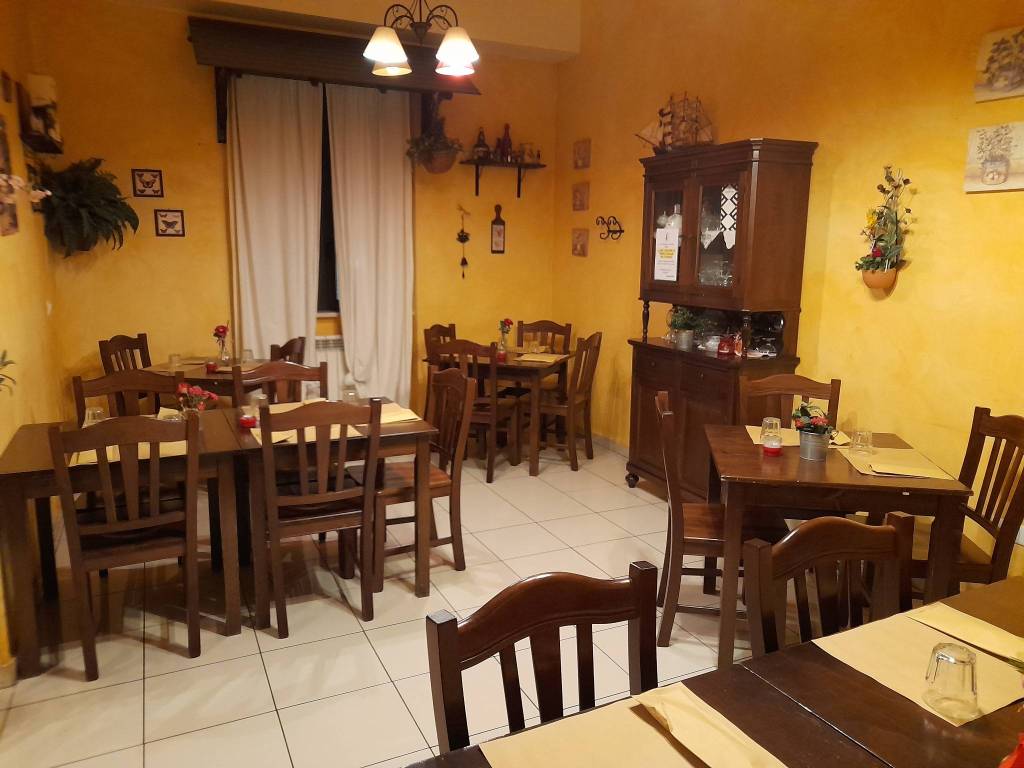 negozio in vendita a Pescara in zona Pineta