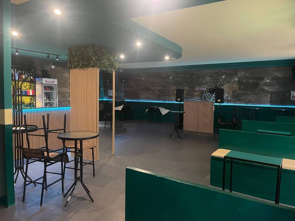 negozio in vendita a Pescara in zona Stadio