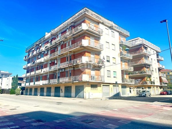 appartamento in vendita a Pescara in zona Porta Nuova