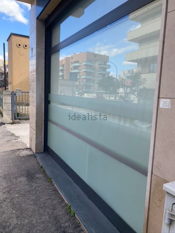 locale commerciale in vendita a Pescara in zona Porta Nuova