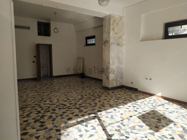 locale commerciale in vendita a Pescara