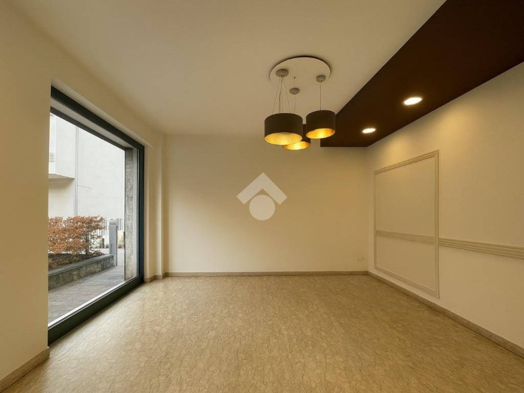 negozio in vendita a Pescara in zona Ospedale