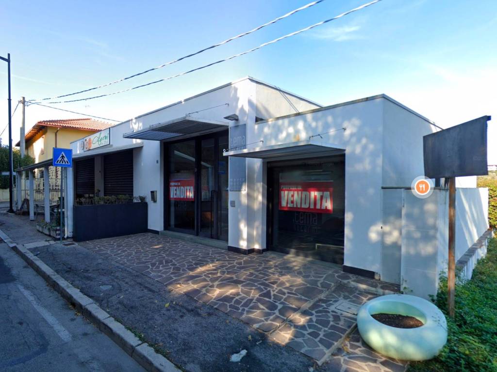 negozio in vendita a Pescara in zona Ospedale