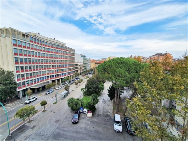 ufficio in vendita a Pescara in zona Porta Nuova