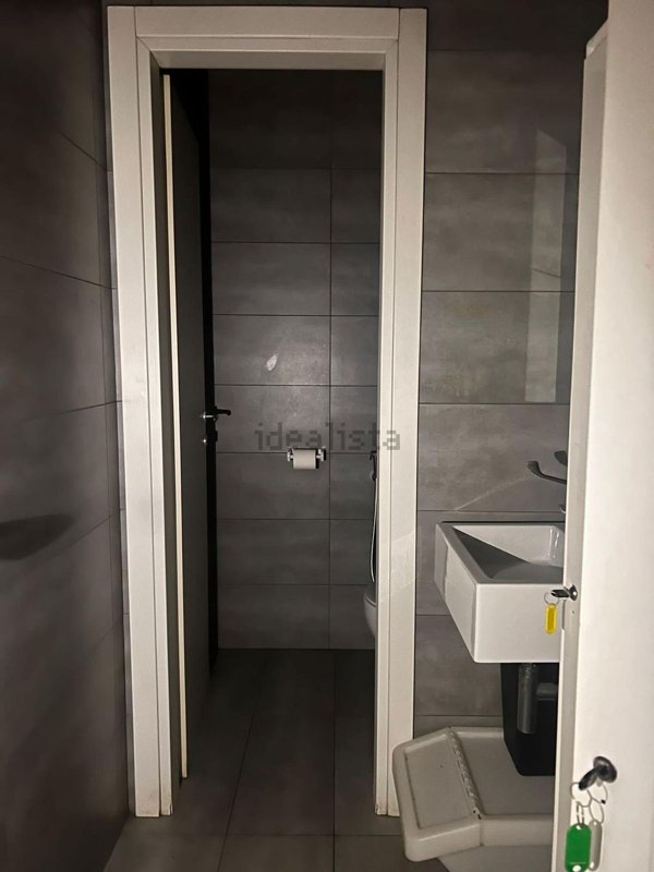 locale commerciale in vendita a Pescara in zona Centro Città