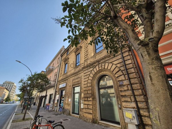ufficio in vendita a Pescara in zona Porta Nuova
