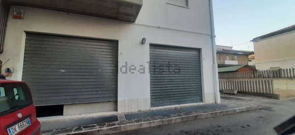 locale commerciale in vendita a Pescara in zona Ospedale