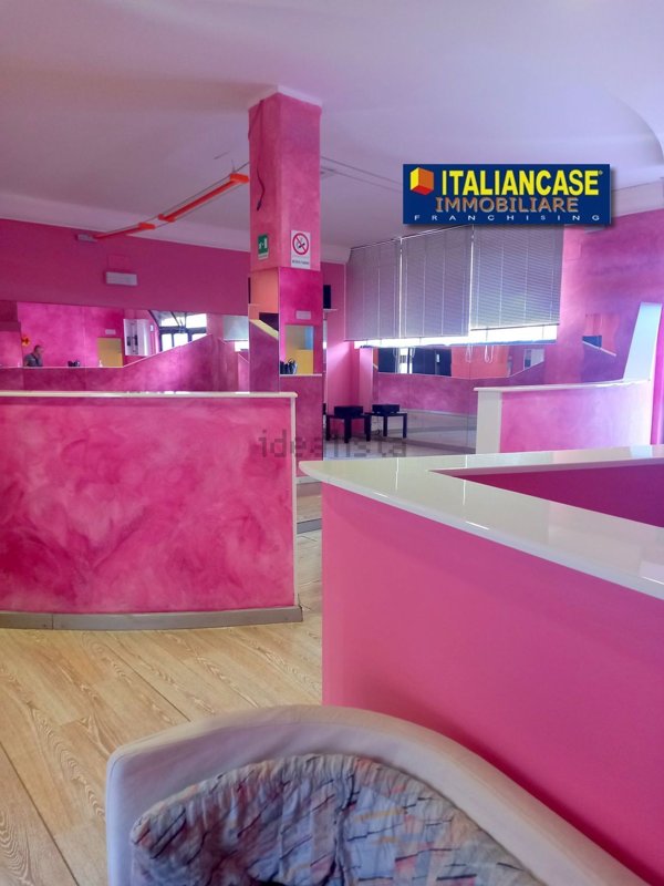 locale commerciale in vendita a Pescara