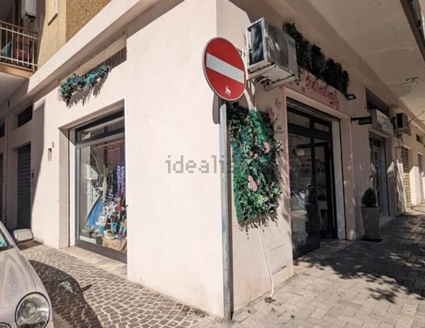 locale commerciale in vendita a Pescara in zona Stadio