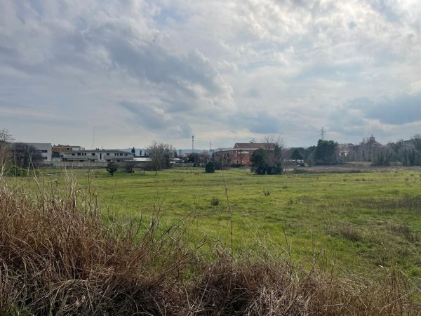 terreno edificabile in vendita a Pescara