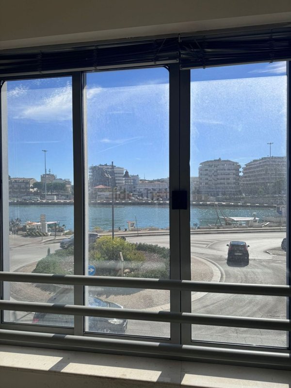 ufficio in vendita a Pescara in zona Centro Città