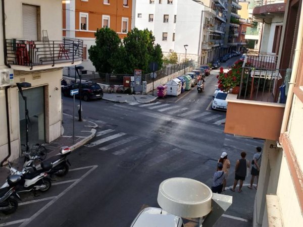 negozio in vendita a Pescara in zona Centro Città