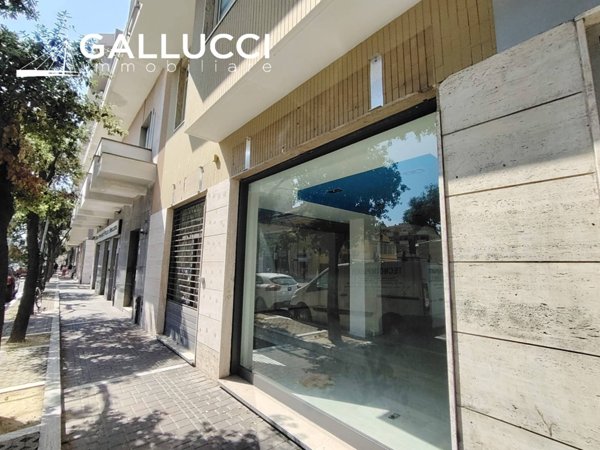 locale commerciale in vendita a Pescara in zona Porta Nuova