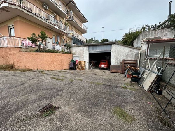 locale di sgombero in vendita a Pescara