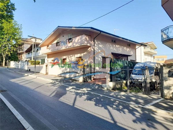 casa indipendente in vendita a Pescara