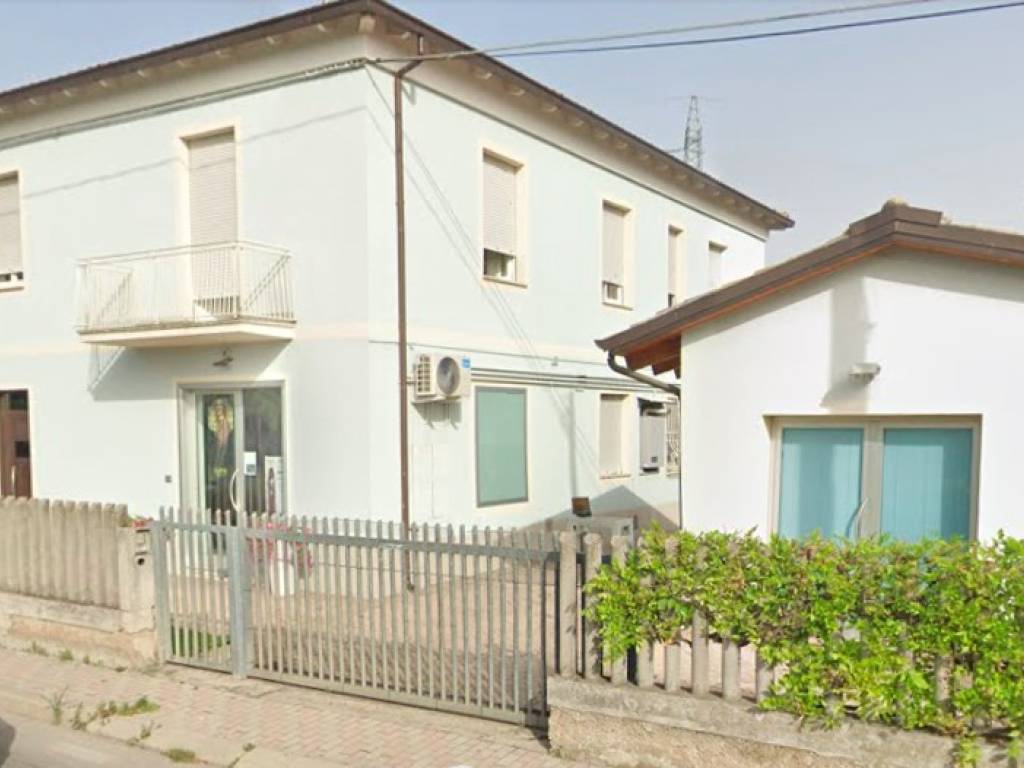 casa indipendente in vendita a Pescara in zona Fontanelle