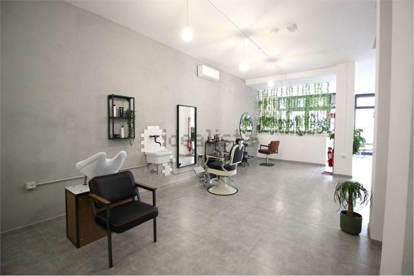 locale commerciale in vendita a Pescara in zona Porta Nuova