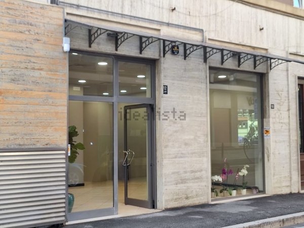 locale commerciale in vendita a Pescara