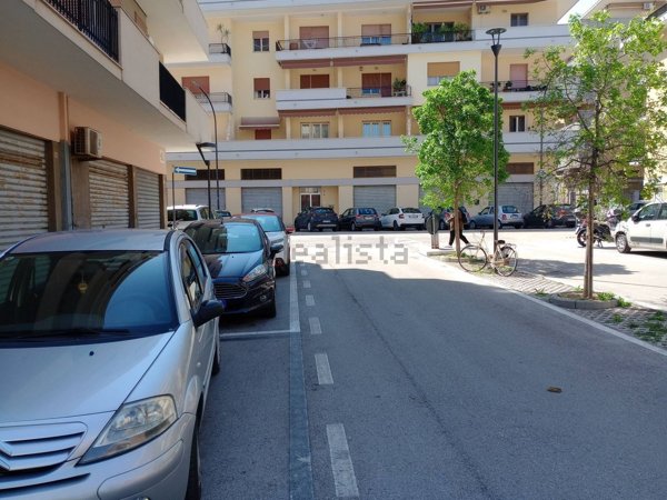 locale di sgombero in vendita a Pescara