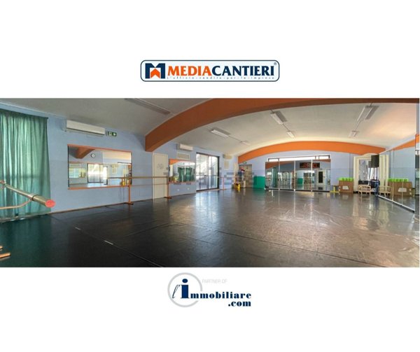 locale commerciale in vendita a Pescara in zona San Silvestro Spiaggia