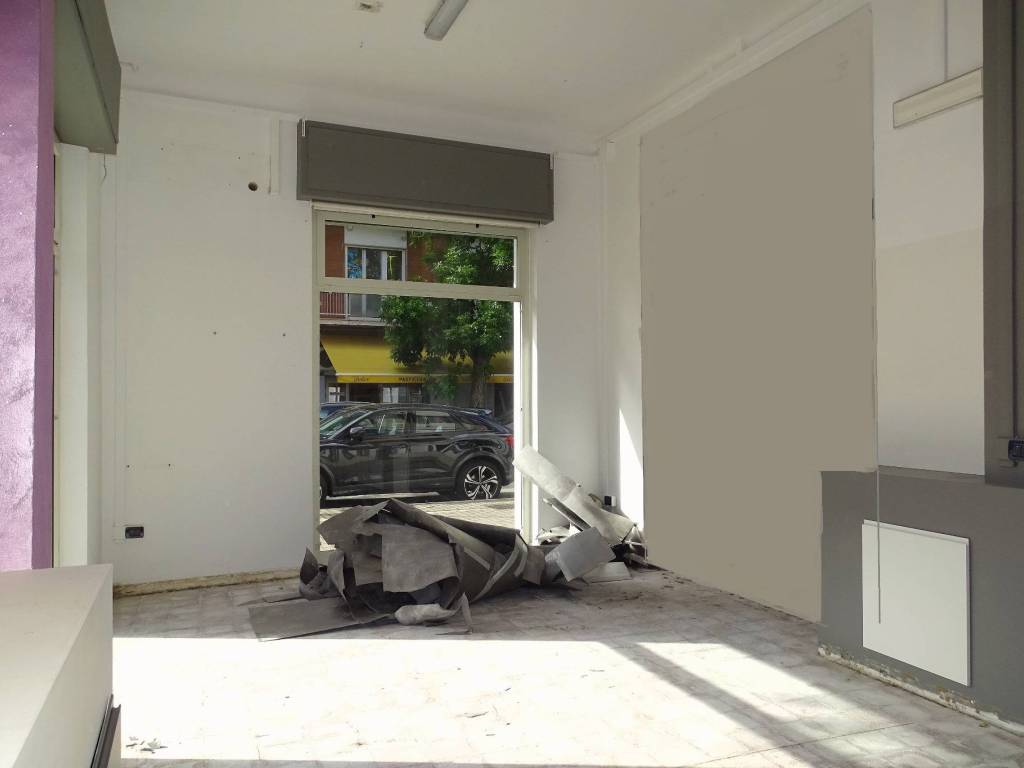 negozio in vendita a Pescara in zona Stadio