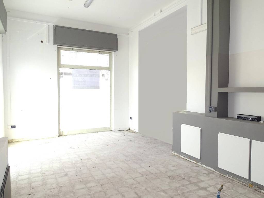 negozio in vendita a Pescara in zona Porta Nuova
