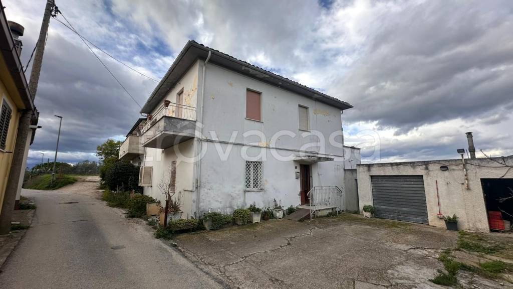 casa indipendente in vendita a Pescara in zona Colle Innamorati