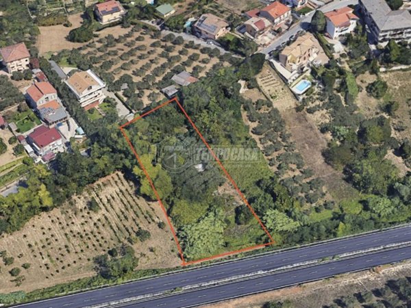 terreno agricolo in vendita a Pescara in zona Fontanelle