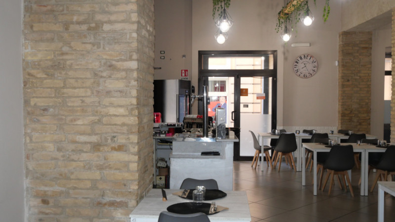 negozio in vendita a Pescara in zona Porta Nuova