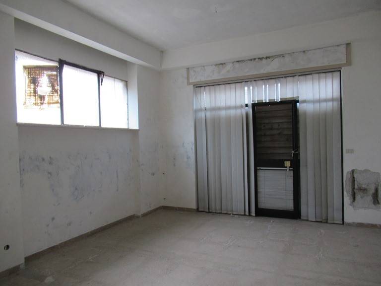 locale commerciale in vendita a Pescara in zona Ospedale