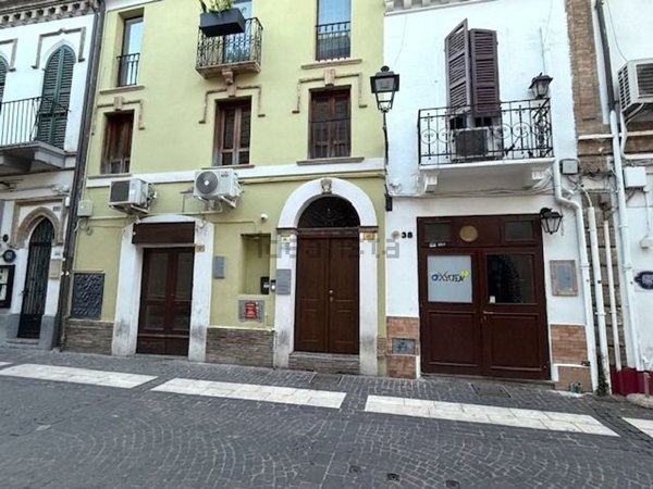 ufficio in vendita a Pescara in zona Centro Città