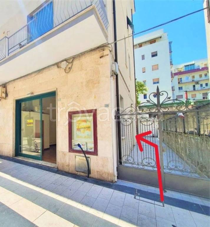 negozio in vendita a Pescara in zona Centro Città