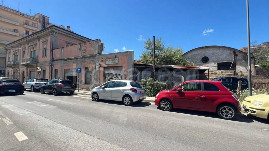 negozio in vendita a Pescara in zona Ospedale