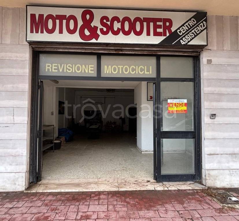 negozio in vendita a Pescara in zona Ospedale