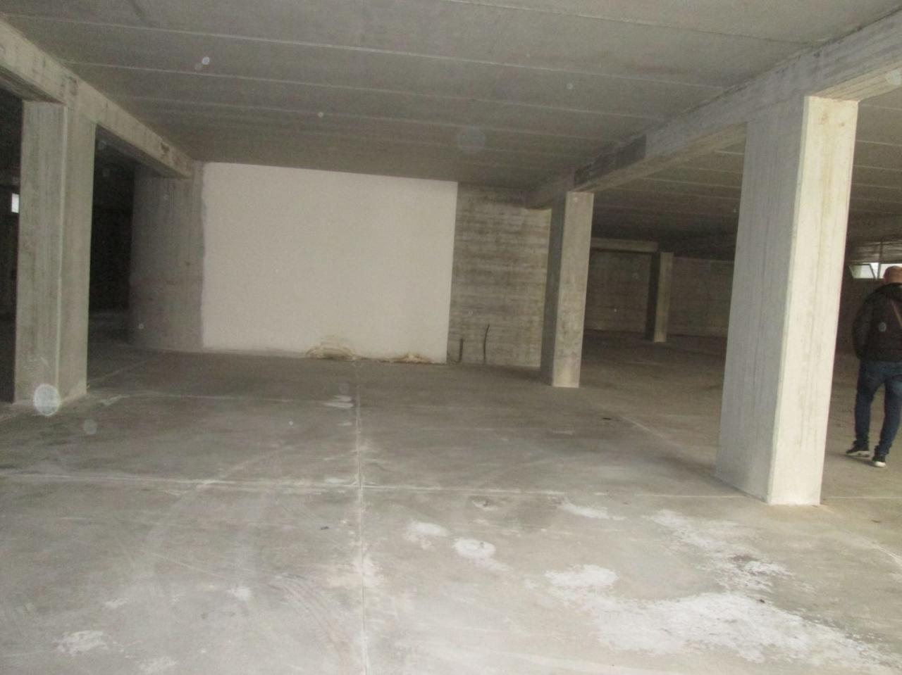 negozio in vendita a Pescara in zona Porta Nuova