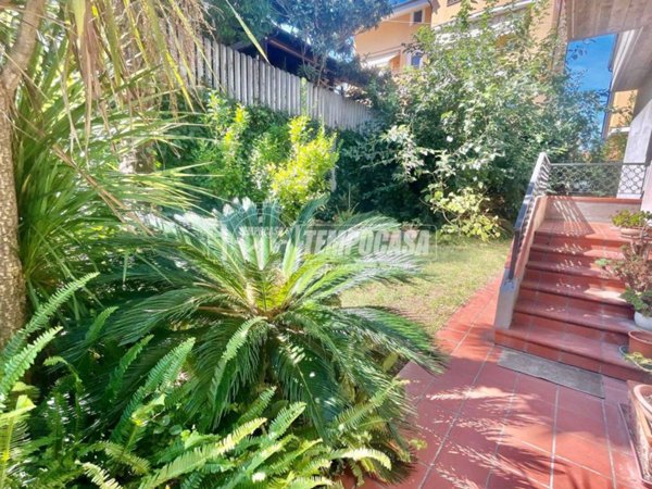 casa indipendente in vendita a Pescara in zona Colle Innamorati