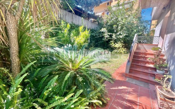 casa indipendente in vendita a Pescara in zona Colle Innamorati