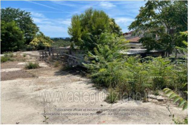 terreno agricolo in vendita a Pescara in zona Colle Innamorati