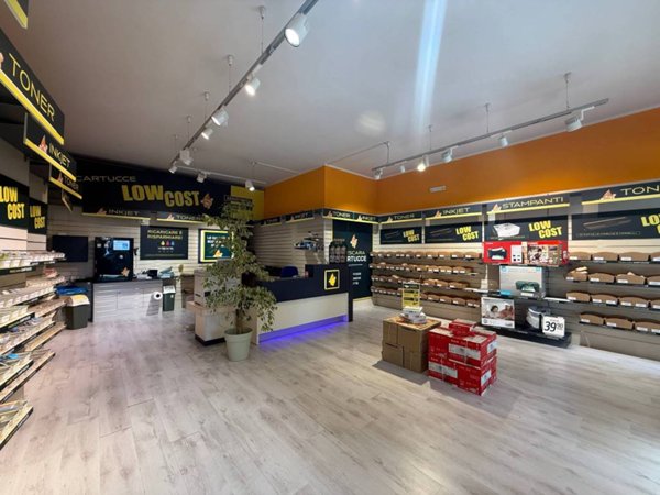 negozio in vendita a Pescara in zona Stadio