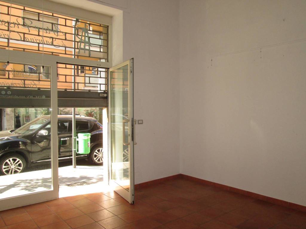 negozio in vendita a Pescara