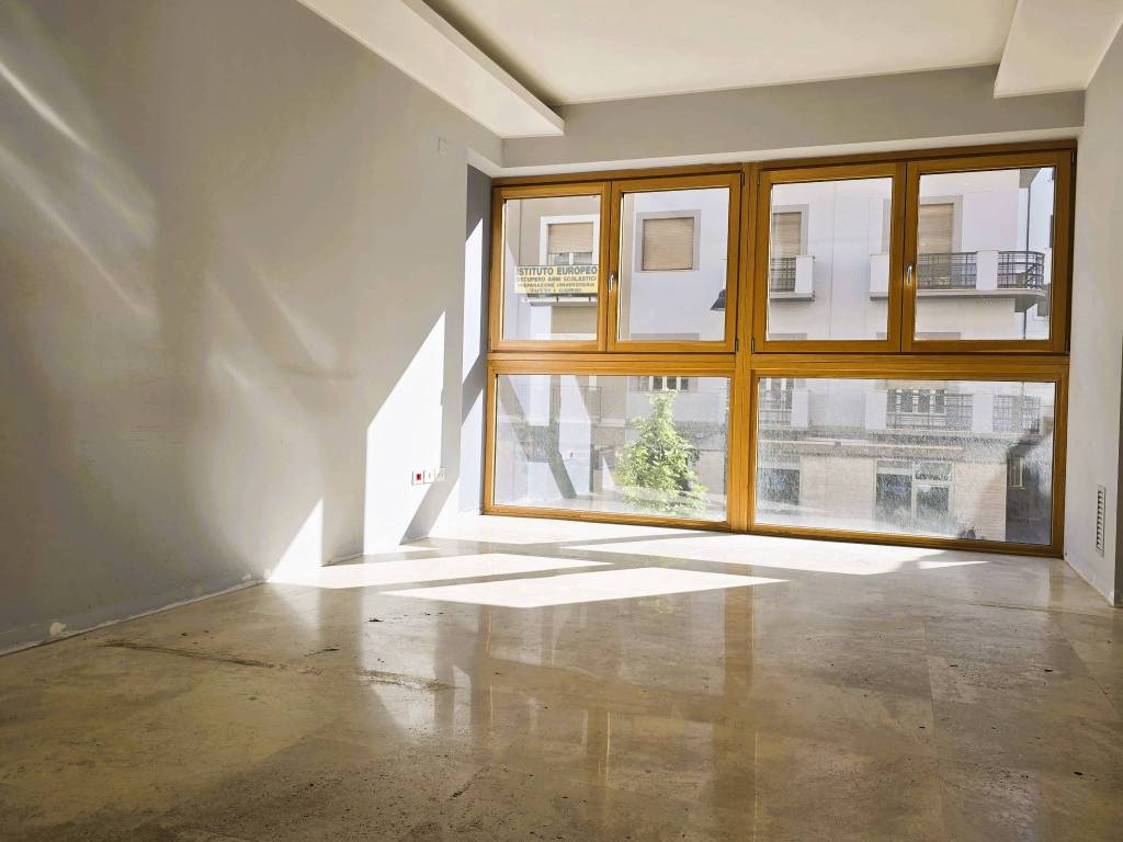 ufficio in vendita a Pescara in zona Centro Città