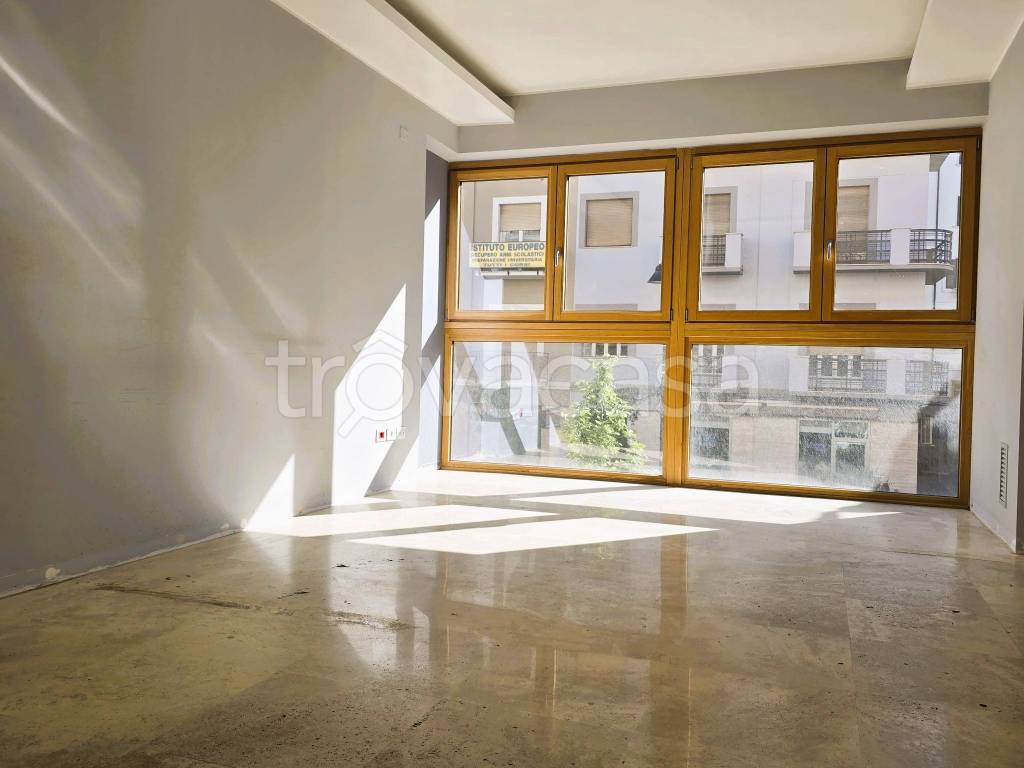 ufficio in vendita a Pescara in zona Centro Città