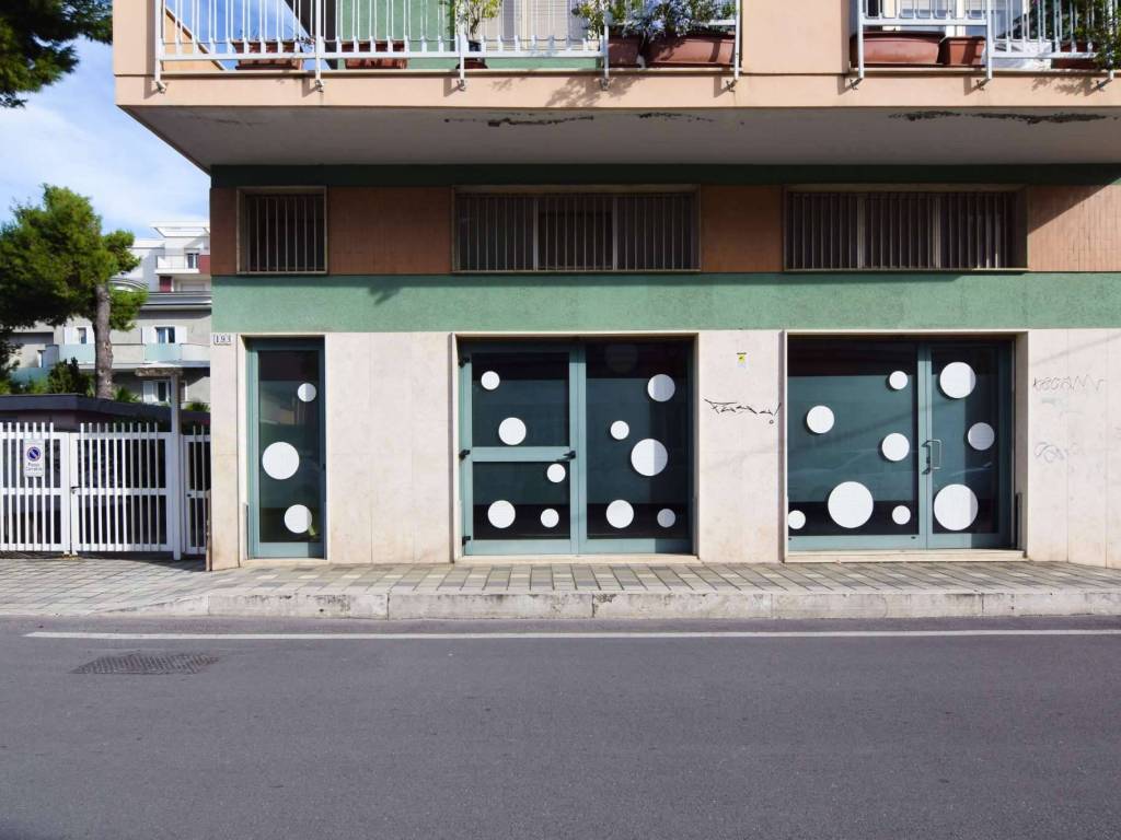 negozio in vendita a Pescara in zona Porta Nuova