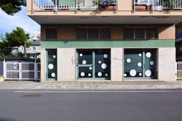 locale commerciale in vendita a Pescara in zona Porta Nuova
