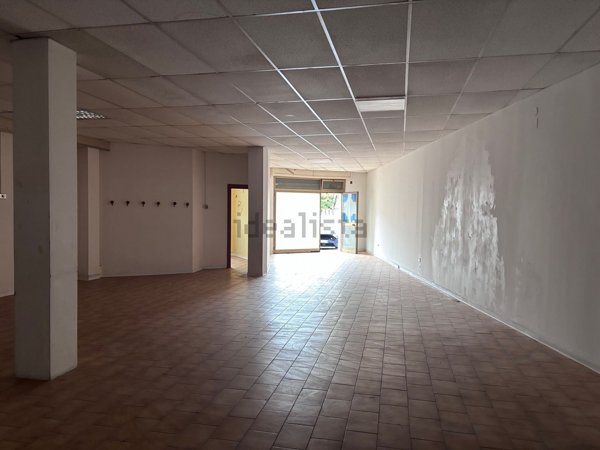 locale commerciale in vendita a Pescara